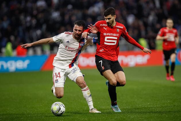 Leo Dubois (Olympique Lyonnais) vs Martin Terrier (Rennes) FOOTBALL : Olympique Lyonnais vs Stade Rennais - Ligue 1 Uberteat - 13 03 2022 AurelienMorissard Panoramic 