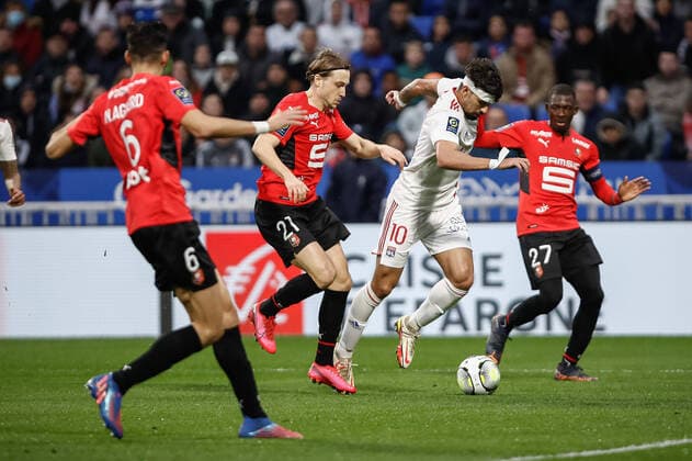 Lucas Paqueta (Olympique Lyonnais) vs Lovro Majer (Rennes) FOOTBALL : Olympique Lyonnais vs Stade Rennais - Ligue 1 Uberteat - 13 03 2022 AurelienMorissard Panoramic 