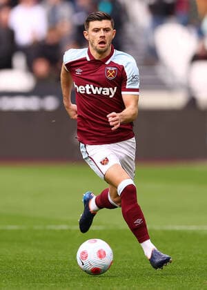 West Ham United gegen Aston Villa 13. März 2022, London Premier League Fußball West Ham United gegen Aston Villa Aaron Cresswell von West Ham United läuft mit dem Ball Foto Jacques Feeney Abseits London UK  Copyright: xJacquesxFeeneyx xOffsidexOffside