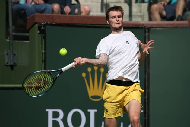 INDIAN WELLS, CA - MARCH 13: Alexander Bublik (KAZ) hits a forehand during the BNP Paribas Open on March 13, 2022 at Indian Wells Tennis Garden in Indian Wells, CA. (Photo by George Walker Icon Sportswire) TENNIS: MAR 13 BNP Paribas Open Icon220313036