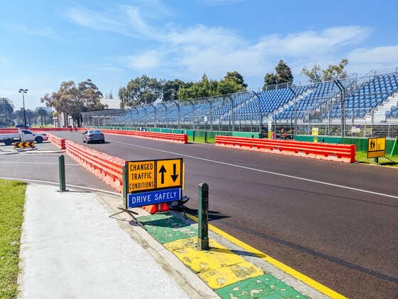 March 14, 2022: MELBOURNE, AUSTRALIA - MARCH 14 2022: Track build and preparations for the 2022 Formula 1 Australian Grand Prix to be held on April 7-10 2022. - ZUMAp121 20220314_zsp_p121_030 Copyright: xChrisxPutnamx