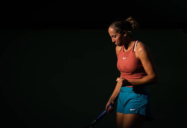 March 13, 2022, INDIAN WELS, CALIFORNIA, UNITED STATES: Madison Keys of the United States in action during the third round of the 2022 BNP Paribas Open WTA, Tennis Damen 1000 tennis tournament against Alison Riske of the United States INDIAN WELS UNITED STATES - ZUMAa181 20220313_zaa_a181_256 Copyright: xRobxPrangex