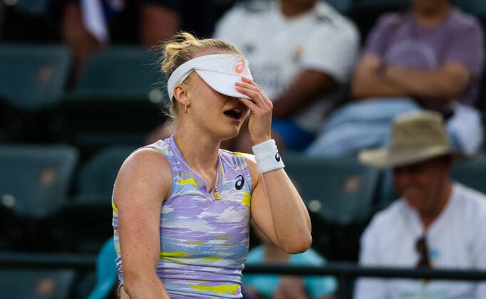 March 13, 2022, INDIAN WELS, CALIFORNIA, UNITED STATES: Harriet Dart of Great Britain in action during the third round of the 2022 BNP Paribas Open WTA, Tennis Damen 1000 tennis tournament INDIAN WELS UNITED STATES - ZUMAa181 20220313_zaa_a181_267 Copyright: xRobxPrangex
