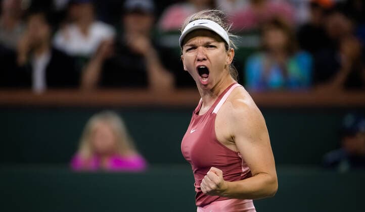 March 13, 2022, INDIAN WELS, CALIFORNIA, UNITED STATES: Simona Halep of Romania in action during the third round of the 2022 BNP Paribas Open WTA, Tennis Damen 1000 tennis tournament against Cori Gauff of the United States INDIAN WELS UNITED STATES - ZUMAa181 20220313_zaa_a181_289 Copyright: xRobxPrangex
