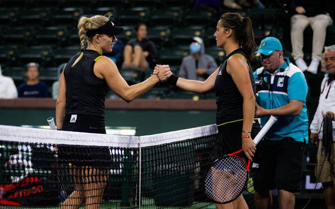 March 13, 2022, INDIAN WELS, CALIFORNIA, UNITED STATES: Angelique Kerber of Germany & Daria Kasatkina of Russia in action during the third round of the 2022 BNP Paribas Open WTA, Tennis Damen 1000 tennis tournament INDIAN WELS UNITED STATES - ZUMAa181 20220313_zaa_a181_296 Copyright: xRobxPrangex