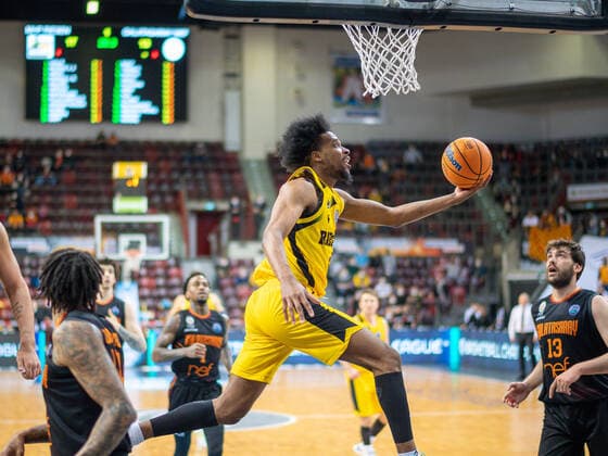 Justin Simon MHP Riesen Ludwigsburg, 05 , GER, MHP Riesen Ludwigsburg vs Galatasaray Nef, basketball, Champions League, BCL, Best of 16, 2021 2022, 14 03 2022, GER, MHP Riesen Ludwigsburg vs Galatasaray Nef, basketball, Champions League, BCL, Best of 16, 2021 2022, 14 03 2022 Ludwigsburg Copyright: xSaschaxWaltherx BCL_MHP_SWA