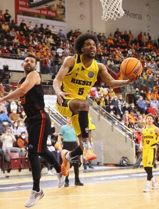 Ludwigsburg , Basketball Champions League Top 16 , MHP Riesen Ludwigsburg vs Galatasaray Nef , Justin Simon Riesen