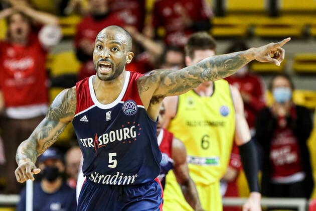 Ike Udanoh 5 SIG Strasbourg vs Falco Szombathely. Basketball Champions League - 14-03-2022 ElyxandroCegarra Panoramic 