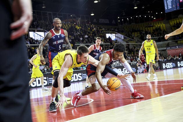 Matt Mitchel 11 et Akos Keller 6 SIG Strasbourg vs Falco Szombathely. Basketball Champions League - 14-03-2022 ElyxandroCegarra Panoramic 
