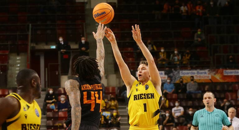 Ludwigsburg , Basketball Champions League Top 16 , MHP Riesen Ludwigsburg vs Galatasaray Nef , right Jordan Hulls giants