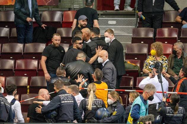 Tummult and police action, GER, MHP Riesen Ludwigsburg vs Galatasaray Nef, basketball, Champions League, BCL, Best of 16, 2021 2022, 14 03 2022, GER, MHP Riesen Ludwigsburg vs Galatasaray Nef, basketball, Champions League, BCL, Best of 16, 2021 2022, 14 03 2022 Ludwigsburg Copyright: xSaschaxWaltherx BCL_MHP_SWA
