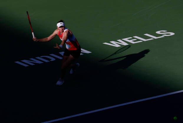 March 14, 2022 Elena Rybakina of Kazakhstan returns a shot against Victoria Azarenka of Belarus during the 2022 BNP Paribas Open at Indian Wells Tennis Garden in Indian Wells, California. Mandatory Photo Credit: CSM. Indian Wells United States of America - ZUMAc04_ 20220314_zaf_c04_135 Copyright: xCharlesxBausx