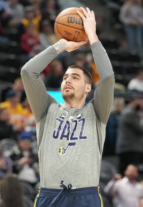 Utah Jazz forward Juancho Hernangomez warms up before an NBA, Basketball Herren, USA game between Utah Jazz and Milwaukee Bucks, in Vivint Smart Home Arena in Salt Lake City, Utah, USA, 14 March 2022. Milwaukee Bucks at Utah Jazz !ACHTUNG: NUR REDAKTIONELLE NUTZUNG!  Copyright: xGEORGExFREYx AME3392 20220315-cbed91123281f71e74b4df1102fc0be0e3a0520e