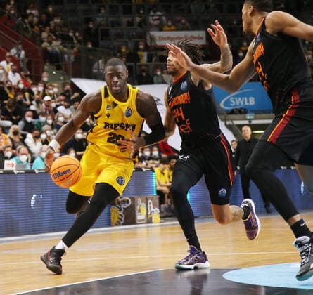 Rawle Alkins Giants, left MHP Riesen Ludwigsburg vs Galatasaray Nef Basketball Champions League 2021 2022 Ludwigsburg , GER, 14 03 2022,