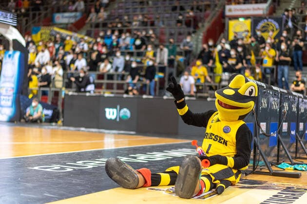 Lurchi the mascot, GER, MHP Riesen Ludwigsburg vs Galatasaray Nef, basketball, Champions League, best of 16, season 2021 2022, 14 03 2022, GER, MHP Riesen Ludwigsburg vs Galatasaray Nef, basketball, Champions League, best of 16, season 2021 2022, 14 03 2022 Ludwigsburg Copyright: xEibner-Pressefoto SaschaxWaltherx EP_EER