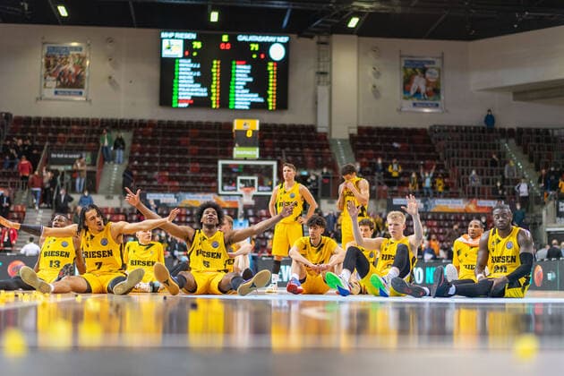 Cheers of the winners from Ludwigsburg, GER, MHP Riesen Ludwigsburg vs Galatasaray Nef, Basketball, Champions League, Best of 16, Season 2021 2022, 14 03 2022, GER, MHP Riesen Ludwigsburg vs Galatasaray Nef, Basketball, Champions League, Best of 16, Season 2021 2022, 14 03 2022 Ludwigsburg Copyright: xEibner-Pressefoto SaschaxWaltherx EP_EER