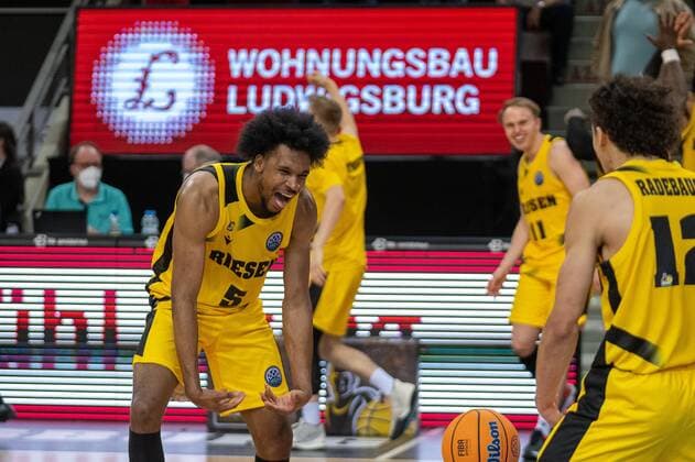 Justin Simon MHP Riesen Ludwigsburg, 05 , GER, MHP Riesen Ludwigsburg vs Galatasaray Nef, Basketball, Champions League, Best of 16, Season 2021 2022, 14 03 2022, GER, MHP Riesen Ludwigsburg vs Galatasaray Nef, Basketball, Champions League, Best of 16, Season 2021 2022, 14 03 2022 Ludwigsburg. Copyright: xEibner-Pressefoto SaschaxWaltherx EP_EER