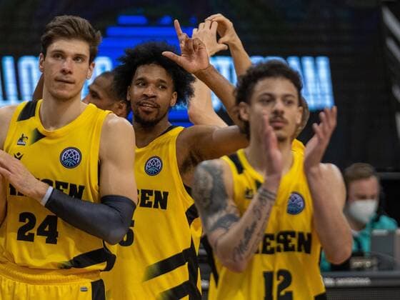 Justin Simon MHP Riesen Ludwigsburg, 05 , Jonah Radebaugh MHP Riesen Ludwigsburg, 12 , GER, MHP Riesen Ludwigsburg vs Galatasaray Nef, Basketball, Champions League, Best of 16, Season 2021 2022, 14 03 2022, GER, MHP Riesen Ludwigsburg vs Galatasaray Nef, Basketball, Champions League, Best of 16, Season 2021 2022, 14 03 2022 Ludwigsburg. Copyright: xEibner-Pressefoto SaschaxWaltherx EP_EER