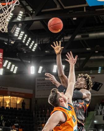 Khalifa Diop CB Gran Canaria, 18 , Nicolas Bretzel Ratiopharm Ulm 13 GER, Ratiopharm Ulm vs Gran Canaria, 7DAYS Eurocup Basketball, 15 match day, 15 03 2022 Ratiopharm Ulm vs Gran Canaria, 7 Days Eurocup Basketball, 15 match day New Ulm. Copyright: xEibner-Pressefoto RogerxBuerkex EP_EER