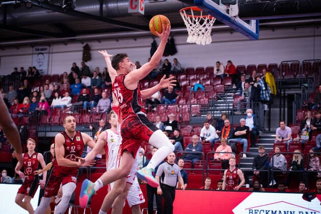 ProA 21 Matchday Artland Dragons vs Bayer Giants Leverkusen, 15 03 2022 Luca Finn Kahl Bayer Giants Leverkusen, 15 ProA 21 Matchday Artland Dragons vs Bayer Giants Leverkusen on 15 03 2022 in Quakenbrueck Artland Arena , Germany, Copyright: xBEAUTIFULxSPORTS Neddermannx