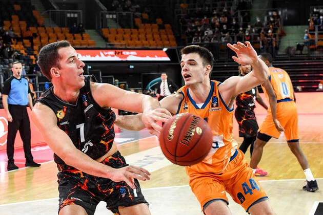 GER, EuroCup, ratiopharm Ulm vs Herbalife Gran Canaria 15 03 2022, ratiopharm arena, New Ulm, GER, EuroCup, ratiopharm Ulm vs Herbalife Gran Canaria, in picture Miquel Salvo Gran Canaria, 7 , Fedor Zugic Ulm, 44 nordphotoxGmbHx xHafner nph00200