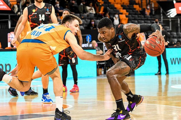 GER, EuroCup, ratiopharm Ulm vs Herbalife Gran Canaria 15 03 2022, ratiopharm arena, New Ulm, GER, EuroCup, ratiopharm Ulm vs Herbalife Gran Canaria, in picture Fedor Zugic Ulm, 44 , Dylan Ennis Gran Canaria, 31 nordphotoxGmbHx xHafner nph00200