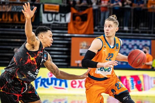 Thomas Klepeisz Ratiopharm Ulm 22 , AJ Slaughter CB Gran Canaria, 08 GER, Ratiopharm Ulm vs Gran Canaria, 7DAYS Eurocup Basketball, 15 Matchday, 15 03 2022 Ratiopharm Ulm vs Gran Canaria, 7 Days Eurocup Basketball, 15 Matchday New Ulm Copyright: xEibner-Pressefoto RogerxBuerkex EP_EER