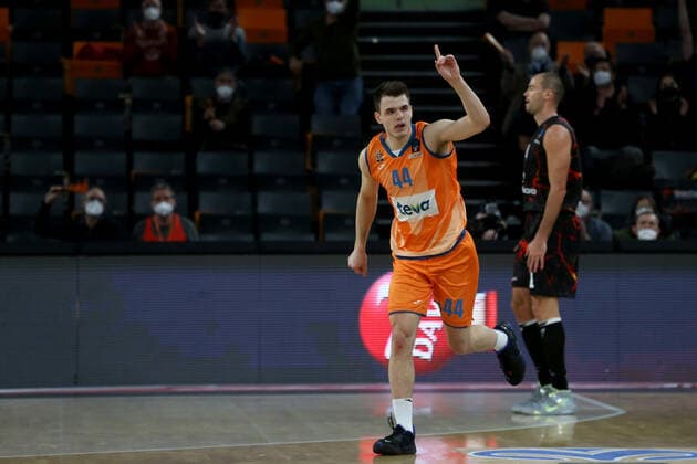 15 03 2022, Neu Ulm, Germany, ratiopharm Arena, ratiopharm ulm vs Gran Canaria Basketball 7 Days EuroCup, Fedor Zugic ratiopharm ulm gestures Photo H Langer Neu Ulm ratiopharm Arena Bayern Germany  541_ULMCRN20220315_050 Langer-541