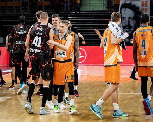 Gran Canaria wins with 94 93 final score against Ratiopharm Ulm Disappointed Ulm Ratiopharm Ulm vs Gran Canaria, 7DAYS Eurocup Basketball, 15 match day, 15 03 2022 Ratiopharm Ulm vs Gran Canaria, 7 Days Eurocup Basketball, 15 match day New Ulm Copyright: xEibner-Pressefoto RogerxBuerkex EP_EER