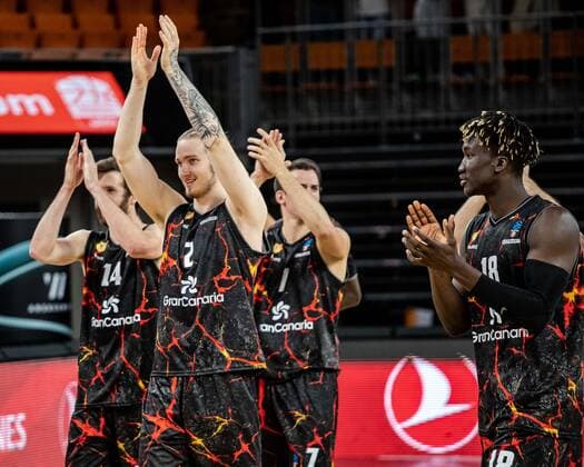 Gran Canaria wins with 94 93 final score against Ratiopharm Ulm Happy winners Ratiopharm Ulm vs Gran Canaria, 7DAYS Eurocup Basketball, 15 match day, 15 03 2022 Ratiopharm Ulm vs Gran Canaria, 7 Days Eurocup Basketball, 15 match day New Ulm Copyright: xEibner-Pressefoto RogerxBuerkex EP_EER