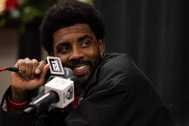 Orlando, Florida, March 15th 2022: Kyrie Irving (11 Brooklyn Nets) smiles during the press conference, PK, Pressekonferenz after the National Basketball Association game between Orlando Magic and Brooklyn Nets at Amway Center in Orlando, Florida. Andrea Vilchez SPP Orlando Magic v Brooklyn Nets - National Basketball Association - Amway Center 