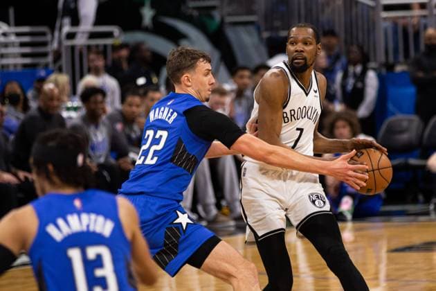 Orlando, Florida, March 15th 2022: Kevin Durant (7 Brooklyn Nets) looks for a pass during the National Basketball Association game between Orlando Magic and Brooklyn Nets at Amway Center in Orlando, Florida. Andrea Vilchez SPP Orlando Magic v Brooklyn Nets - National Basketball Association - Amway Center 