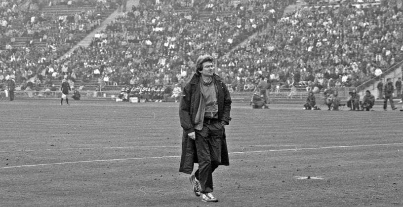 29.11.86 FC Bayern München - VfB Stuttgart Deutschland, München, 29.11.1986, Fussball, Bundesliga, FC Bayern München - VfB Stuttgart (1:0): Egon Coordes (Trainer VfB Stuttgart). *** 29 11 86 FC Bayern München VfB Stuttgart Germany, Munich, 29 11 1986, Football, Bundesliga, FC Bayern München VfB Stuttgart 1 0 Egon Coordes coach VfB Stuttgart