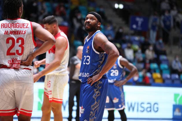 Robertson Quantez, Fraport Skyliners, 23 , , GER,Basketball, BBL, Fraport Skyliners vs. Niners Chemnitz,27 12 2021, Frankfurt Copyright: xEibner-Pressefoto UlrichxScherbaumx EP_usm