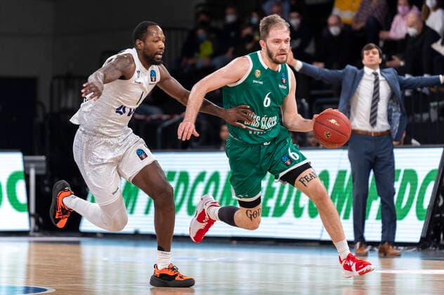 Zach Brown Hamburg Towers 1 vs Kodi Justice Slask Wroclaw 6 Hamburg Towers vs Slask Wroclaw, basketball, Eurocup, group stage, game day 15, 2021 2022 season, 16 03 2022 Marcel von Fehrn Hamburg Towers vs Slask Wroclaw, basketball, Eurocup, group stage, game day 15, 2021 2022 season, 16 03 2022 Hamburg Copyright: xEibnerxPressefoto MarcelxvonxFehrnx EP_MFN