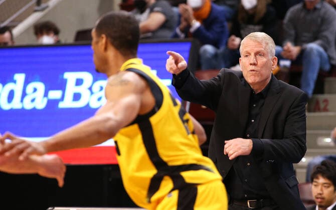 16 03 2022, Germany, Ludwigsburg, Basketball Champions League, MHP Riesen Ludwigsburg vs Hapoel U net Holon, MhP coach John Patrick