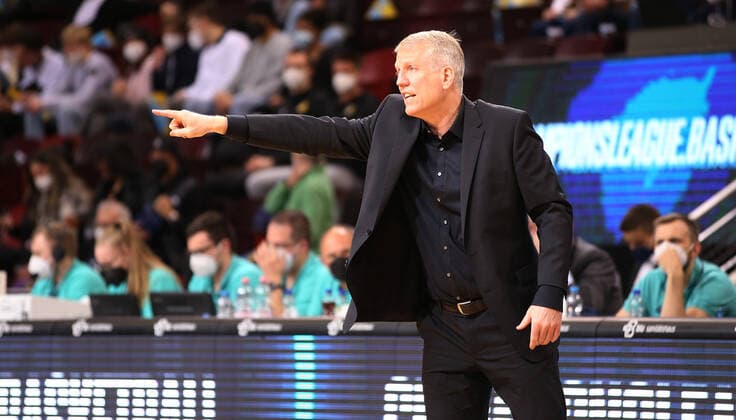 16 03 2022, Germany, Ludwigsburg, Basketball Champions League, MHP Riesen Ludwigsburg vs Hapoel U net Holon, MhP coach John Patrick