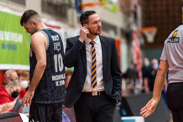 Domenik Reinboth Medipolis SC Jena, head coach GER, Uni Baskets Paderborn vs Medipolis SC Jena, basketball, 2 Bundesliga ProA, season 2021 2022, 23 match day, 16 03 2022 Uni Baskets Paderborn vs Medipolis SC Jena, basketball, 2 Bundesliga ProA, season 2021 2022, 23 match day, 16 03 2022 Paderborn Copyright: xEibner-Pressefoto BahhoxKarax EP_BKA