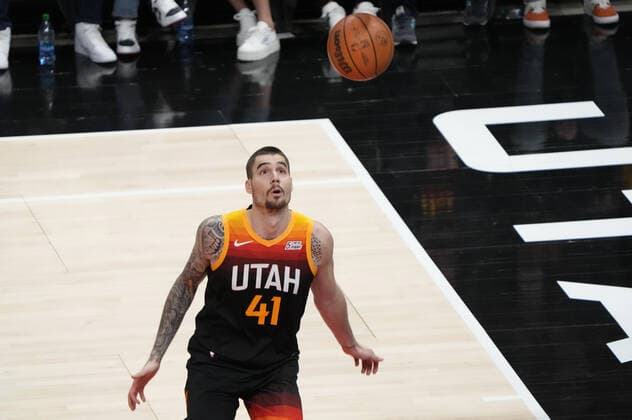 Utah Jazz forward Juancho Hernangomez looks to rebound during an NBA, Basketball Herren, USA game between Utah Jazz and Chicago Bulls, in Vivint Smart Home Arena in Salt Lake City, Utah, USA, 16 March 2022. Utah Jazz - Chicago Bulls !ACHTUNG: NUR REDAKTIONELLE NUTZUNG!  Copyright: xGEORGExFREYx AME3842 20220317-7e1e0f4745991cbb4ccc031e4c3b656d05cdffc1