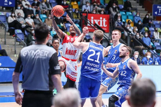 Callison Charles, s Oliver Wuerzburg , Brenneke Lorenz, Fraport Skyliners, 21 , , GER,Basketball, BBL, Fraport Skyliners vs s Oliver Würzburg,16 03 2022 Frankfurt Copyright: xEibner-Pressefoto UlrichxScherbaumx EP_usm