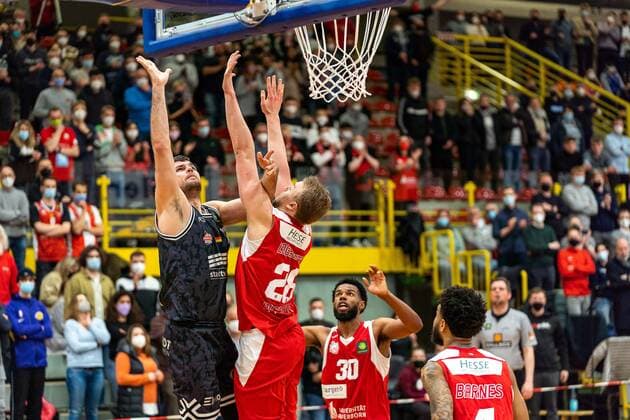Julius Wolf Medipolis SC Jena, 10 vs Lars Lagerpusch Uni Baskets Paderborn, 28 GER, Uni Baskets Paderborn vs Medipolis SC Jena, basketball, 2 Bundesliga ProA, season 2021 2022, 23 match day, 16 03 2022 Uni Baskets Paderborn vs Medipolis SC Jena, basketball, 2 Bundesliga ProA, season 2021 2022, 23 match day, 16 03 2022 Paderborn Copyright: xEibner-Pressefoto BahhoxKarax EP_BKA