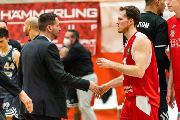Domenik Reinboth Medipolis SC Jena, head coach Christopher Jackson Trapp Uni Baskets Paderborn, 44 GER, Uni Baskets Paderborn vs Medipolis SC Jena, basketball, 2 Bundesliga ProA, season 2021 2022, 23 matchday, 16 03 2022 Uni Baskets Paderborn vs Medipolis SC Jena, basketball, 2 Bundesliga ProA, season 2021 2022, 23 matchday, 16 03 2022 Paderborn Copyright: xEibner-Pressefoto BahhoxKarax EP_BKA