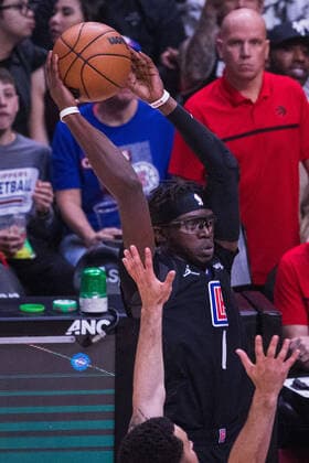 March 16, 2022, Los Angeles, California, USA: Reggie Jackson 1 of the Los Angeles Clippers jumps to pass the ball during their NBA, Basketball Herren, USA game against the Toronto Raptors on Wednesday March 16, 2022 at the Crypto.com Arena in Los Angeles, California. Clippers lose to Raptors, 100-103. ARIANA RUIZ PI Los Angeles USA - ZUMAp124 20220316_zaa_p124_018 Copyright: xArianaxRuizx
