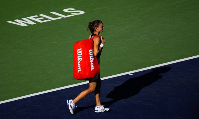 March 16, 2022, INDIAN WELS, CALIFORNIA, UNITED STATES: Petra Martic of Croatia in action during the quarter-final of the 2022 BNP Paribas Open WTA, Tennis Damen 1000 tennis tournament against Simona Halep of Romania INDIAN WELS UNITED STATES - ZUMAa181 20220316_zaa_a181_015 Copyright: xRobxPrangex