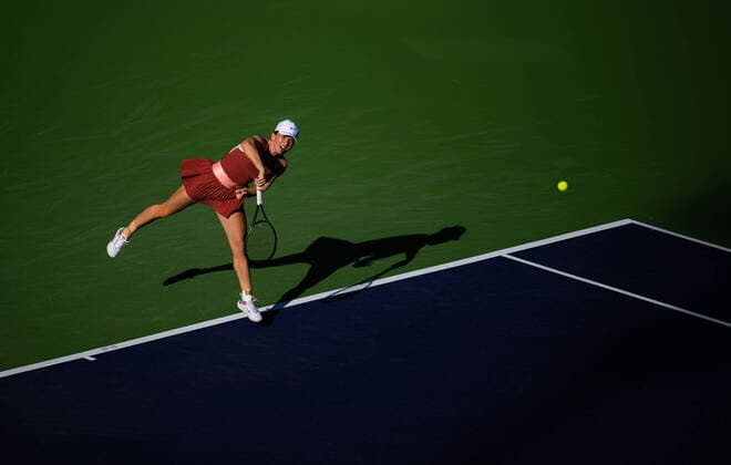 Sport Themen der Woche KW11 March 16, 2022, INDIAN WELS, CALIFORNIA, UNITED STATES: Simona Halep of Romania in action during the quarter-final of the 2022 BNP Paribas Open WTA, Tennis Damen 1000 tennis tournament against Petra Martic of Croatia INDIAN WELS UNITED STATES - ZUMAa181 20220316_zaa_a181_021 Copyright: xRobxPrangex