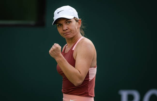 March 16, 2022, INDIAN WELS, CALIFORNIA, UNITED STATES: Simona Halep of Romania in action during the quarter-final of the 2022 BNP Paribas Open WTA, Tennis Damen 1000 tennis tournament against Petra Martic of Croatia INDIAN WELS UNITED STATES - ZUMAa181 20220316_zaa_a181_034 Copyright: xRobxPrangex