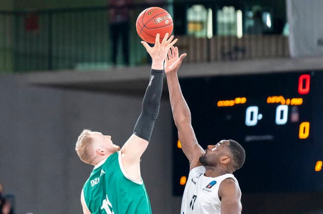 Tipoff Hamburg Towers vs Slask Wroclaw, basketball, Eurocup, group stage, game day 15, 2021 2022 season, 16 03 2022 Marcel von Fehrn Hamburg Towers vs Slask Wroclaw, basketball, Eurocup, group stage, game day 15, 2021 2022 season, 16 03 2022 Hamburg Copyright: xEibnerxPressefoto MarcelxvonxFehrnx EP_MFN
