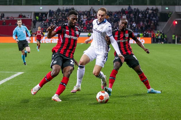 17 03 2022, Football, 2021 2022 season, UEFA Europa League, Round of 16, second leg, Round 2 2, Bayer Leverkusen Atalanta Bergamo, v l Timothy Fosu Mensah Bayer 04 Leverkusen , Teun Koopmeiners Atalanta Bergamo , Moussa Diaby Bayer 04 Leverkusen , Photo Dennis Ewert RHR PHOTO xRHR PHOTO DEx