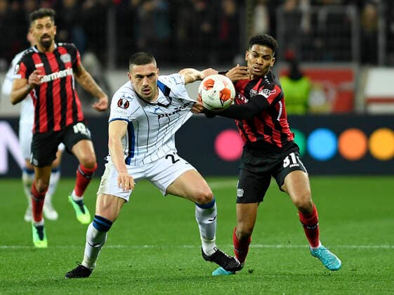 Bilder des Jahres 2022, Sport 03 März Sport Themen der Woche KW11 Sport Bilder des Tages 17.03.2022, Leverkusen, Deutschland, BayArena, Bayer 04 Leverkusen vs. Atalanta Bergamo - UEFA Europa League - Achtelfinale, Merih Demiral (Atalanta Bergamo) und Amine Adli (Bayer 04 Leverkusen) im Zweikampf (Foto Ralf Treese) Leverkusen BayArena Nordrhein-Westfalen Deutschland *** 17 03 2022, Leverkusen, Germany, BayArena, Bayer 04 Leverkusen vs Atalanta Bergamo UEFA Europa League Round of 16, Merih Demiral Atalanta Bergamo and Amine Adli Bayer 04 Leverkusen in duel Photo Ralf Treese Leverkusen BayArena Nordrhein Westfalen Germany  521_LEVATA20220317_018 Treese-521