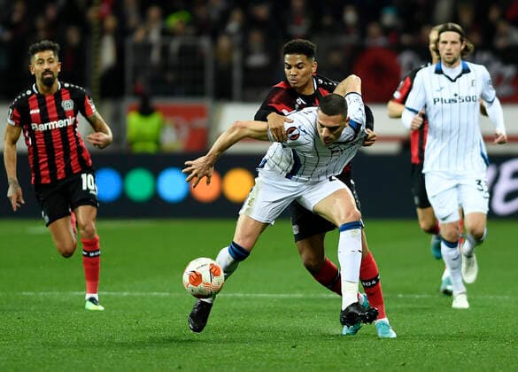 17 03 2022, Leverkusen, Germany, BayArena, Bayer 04 Leverkusen vs Atalanta Bergamo UEFA Europa League Round of 16, Merih Demiral Atalanta Bergamo and Amine Adli Bayer 04 Leverkusen in duel Photo Ralf Treese Leverkusen BayArena Nordrhein Westfalen Germany  521_LEVATA20220317_019 Treese-521